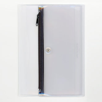 isshoni. ペンケース付ノートカバーPVC A5対応 クリア N1855