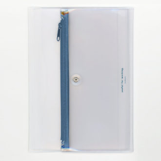 isshoni. ペンケース付ノートカバーPVC A5対応 クリア ブルー N1860