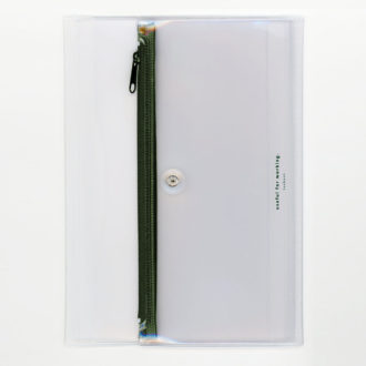 isshoni. ペンケース付ノートカバーPVC A5対応 クリア グリーン N1862