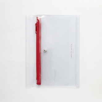 isshoni. ペンケース付ノートカバーPVC B6対応 クリアRD N1869