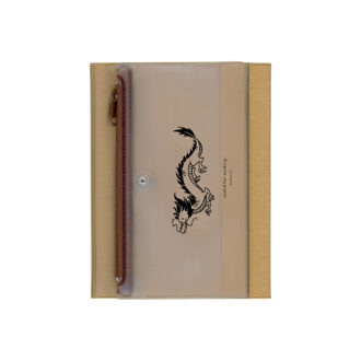 isshoni.ペンケース付きノートカバーPVC B6 2024辰 GD N1987